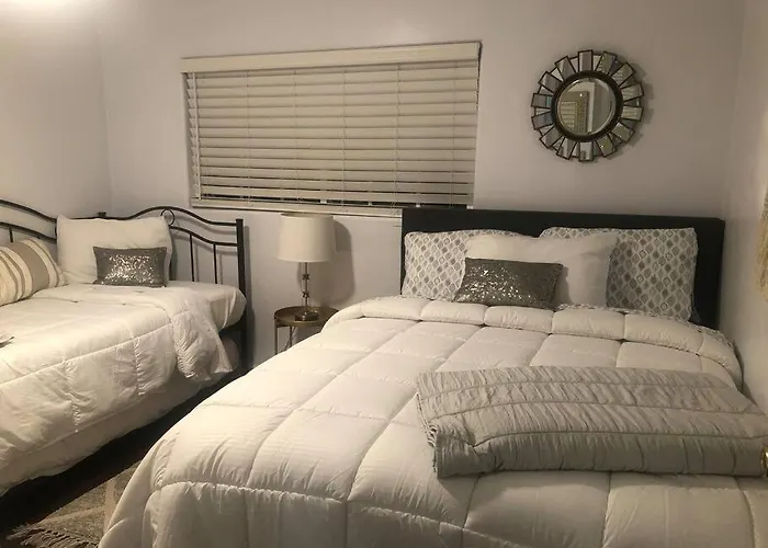 Cozy Beach Home Walking Distance From Ocean