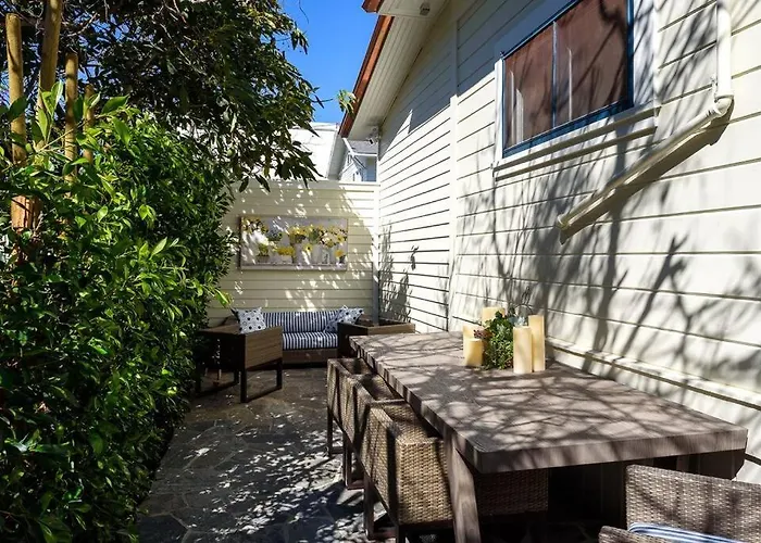 Upscale Downtown Home Walk To Beach Shops Bars 2
