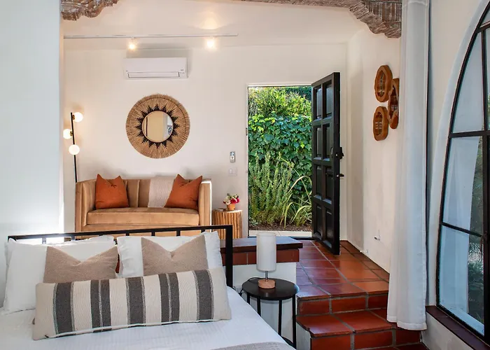 Casa Blanca Suite A1 - New, Private, Cozy!